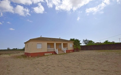 Odsprzedaż - Country house - Dolores