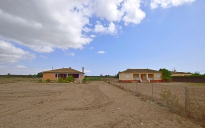 Odsprzedaż - Country house - Dolores