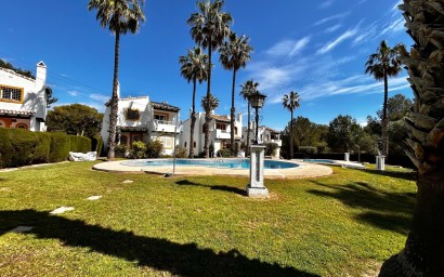 Resale - Villa - Villamartin