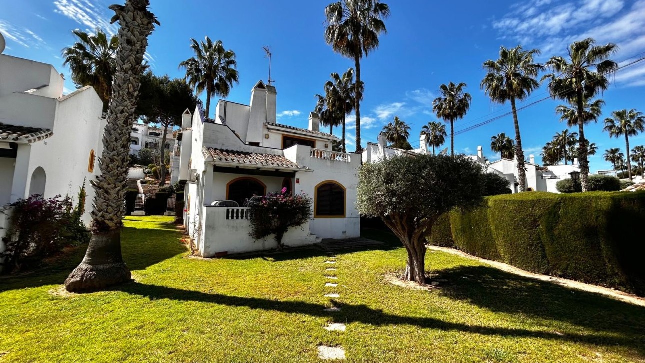 Resale - Villa - Villamartin