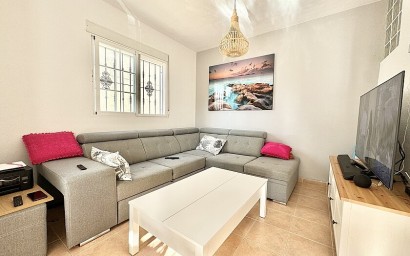 Resale - Semidetached villa - Orihuela Costa - Las Filipinas
