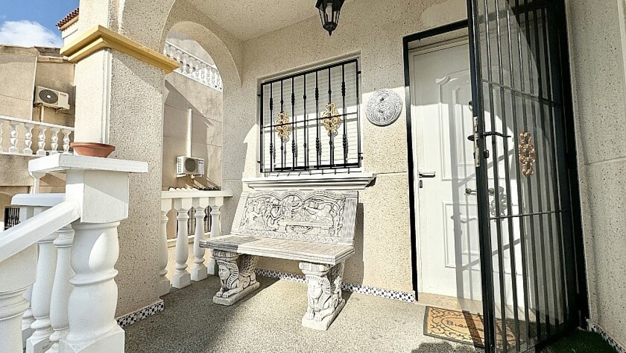 Resale - Semidetached villa - Orihuela Costa - Las Filipinas
