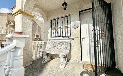 Resale - Semidetached villa - Orihuela Costa - Las Filipinas