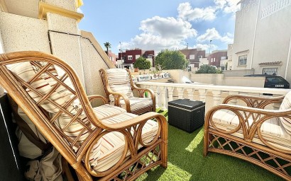 Resale - Semidetached villa - Orihuela Costa - Las Filipinas