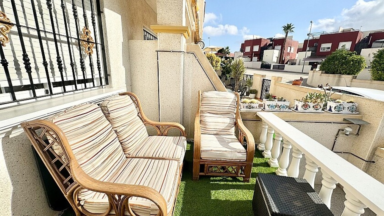 Resale - Semidetached villa - Orihuela Costa - Las Filipinas