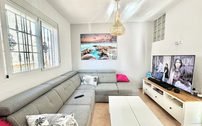 Resale - Semidetached villa - Orihuela Costa - Las Filipinas