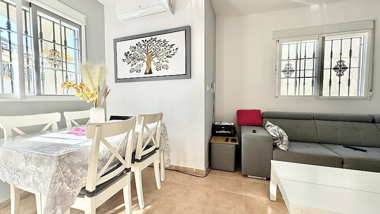 Resale - Semidetached villa - Orihuela Costa - Las Filipinas