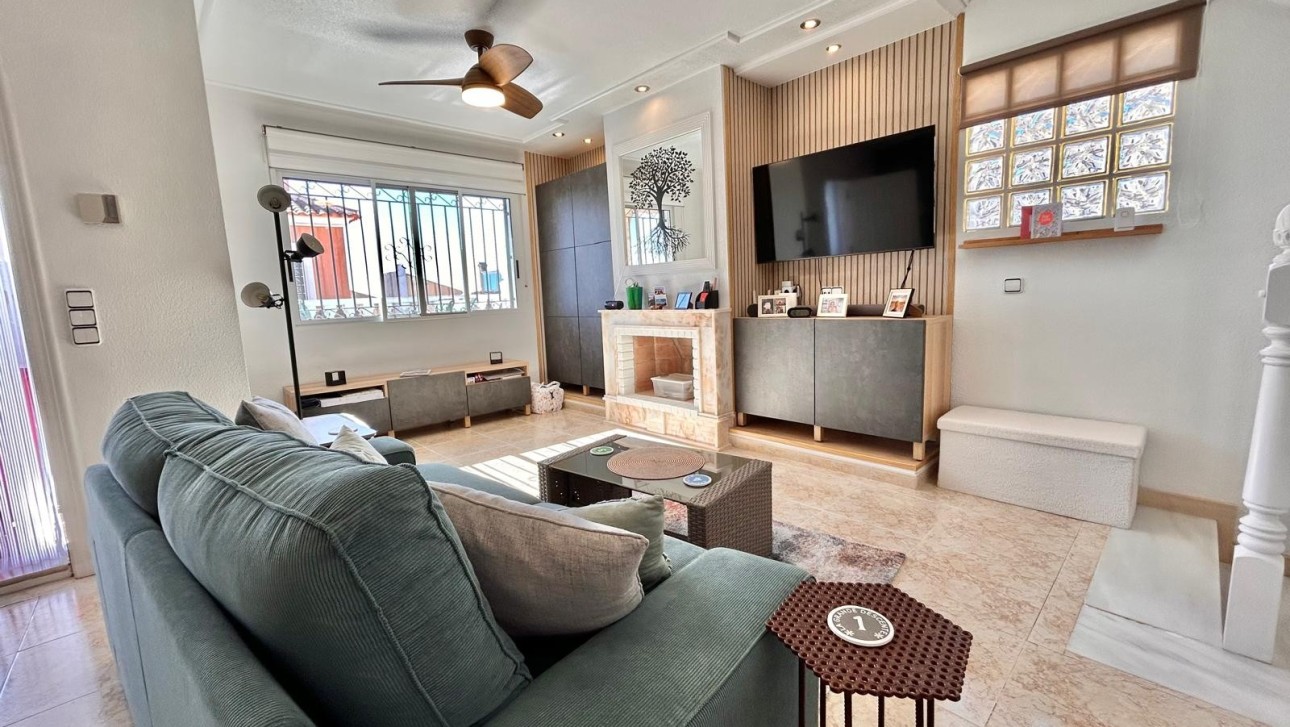 Resale - Villa - Orihuela Costa - Villamartin area