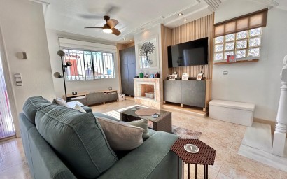 Resale - Villa - Orihuela Costa - Villamartin area