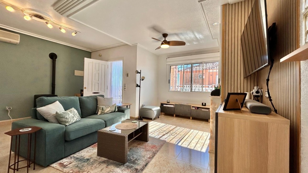 Resale - Villa - Orihuela Costa - Villamartin area