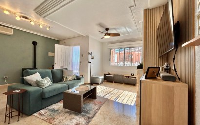 Resale - Villa - Orihuela Costa - Villamartin area