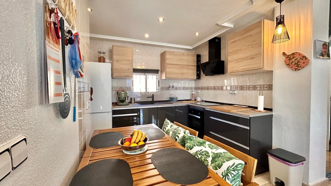 Resale - Villa - Orihuela Costa - Villamartin area