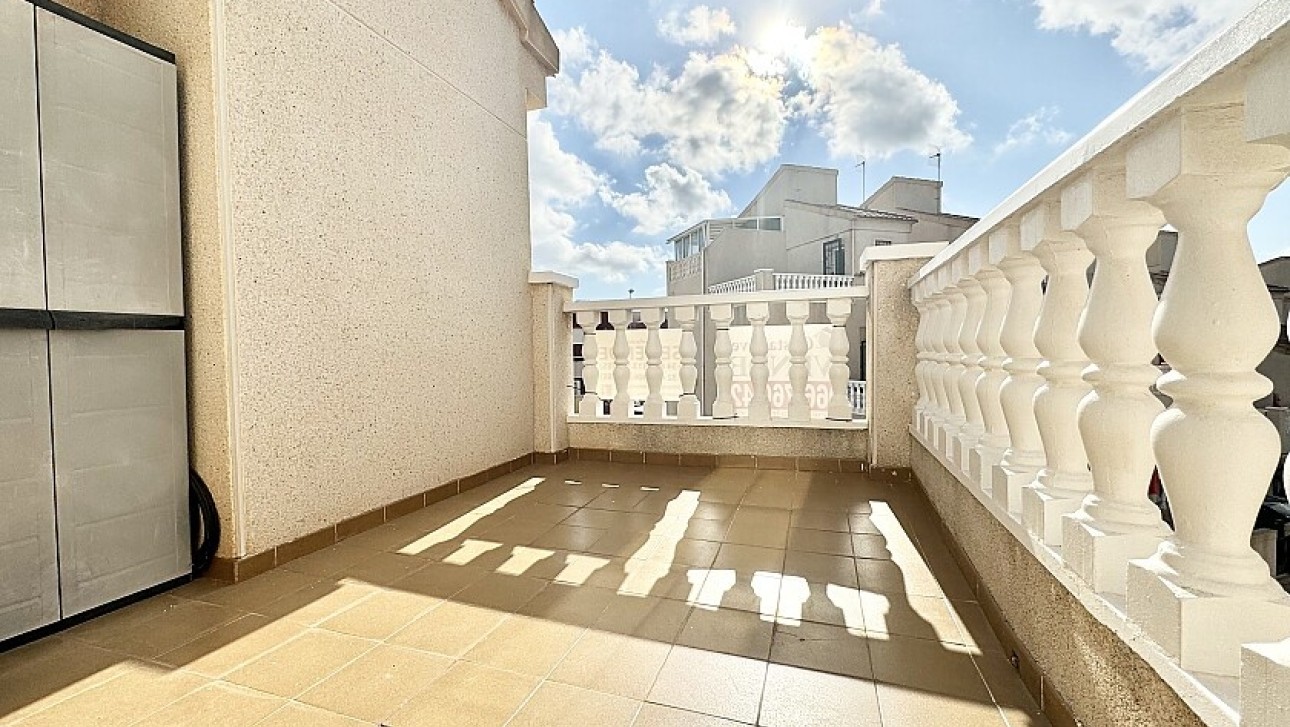 Resale - Semidetached villa - Orihuela Costa - Las Filipinas