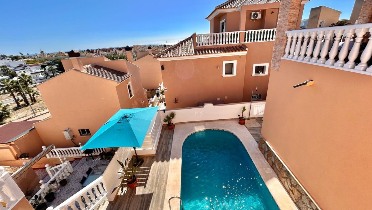 Resale - Villa - Orihuela Costa - Villamartin area