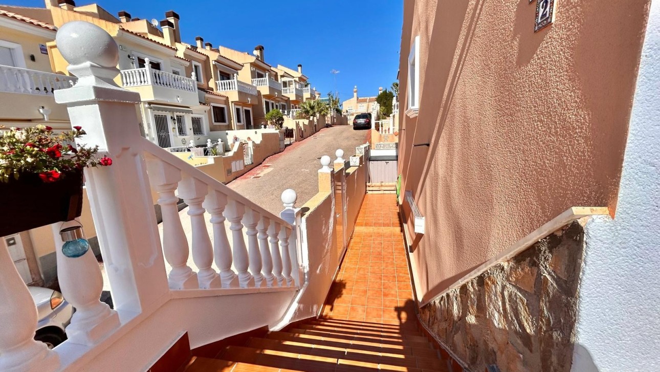 Resale - Villa - Orihuela Costa - Villamartin area