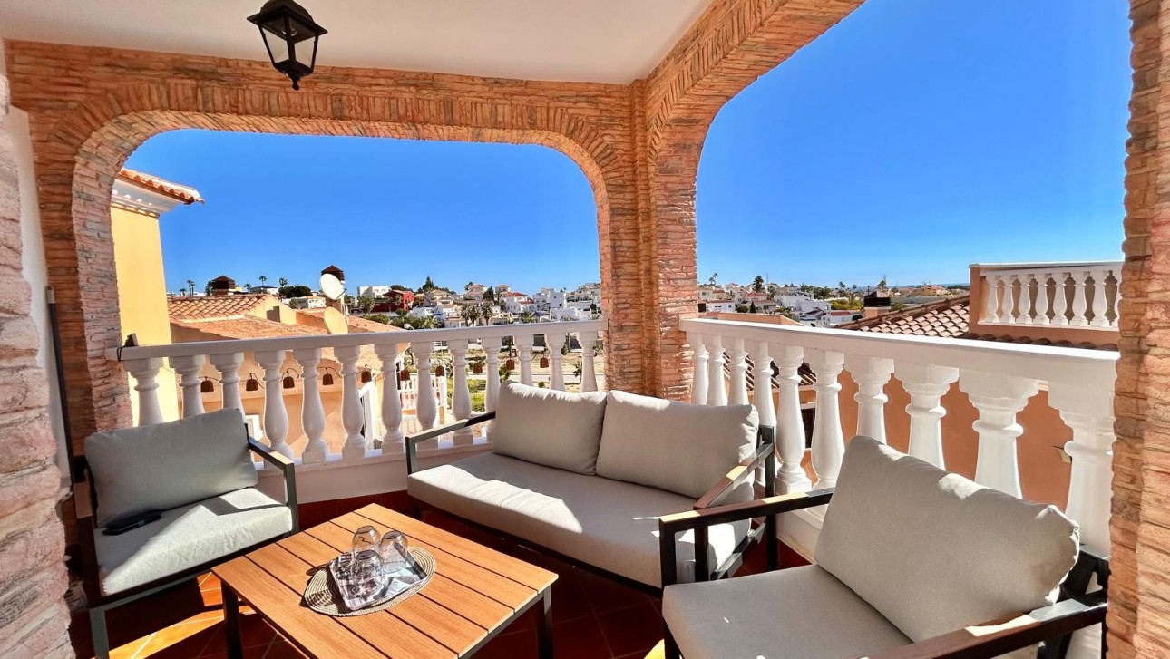 Resale - Villa - Orihuela Costa - Villamartin area