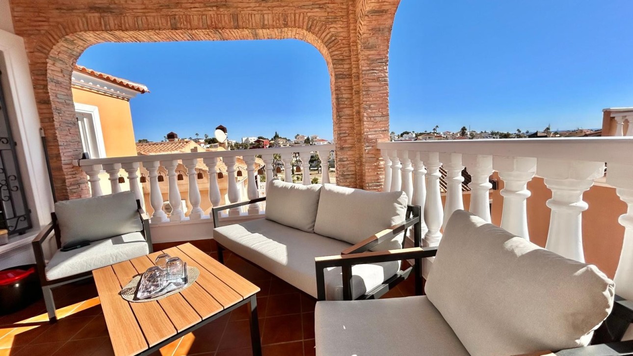 Resale - Villa - Orihuela Costa - Villamartin area