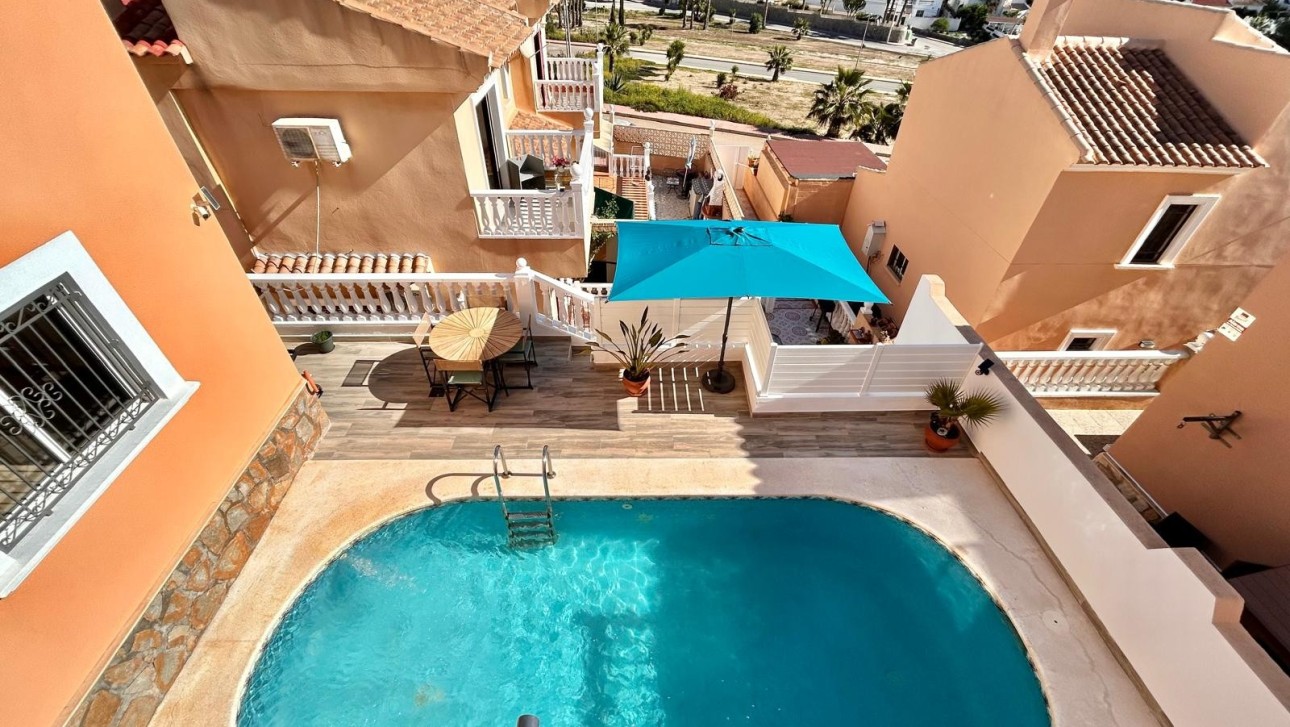 Resale - Villa - Orihuela Costa - Villamartin area