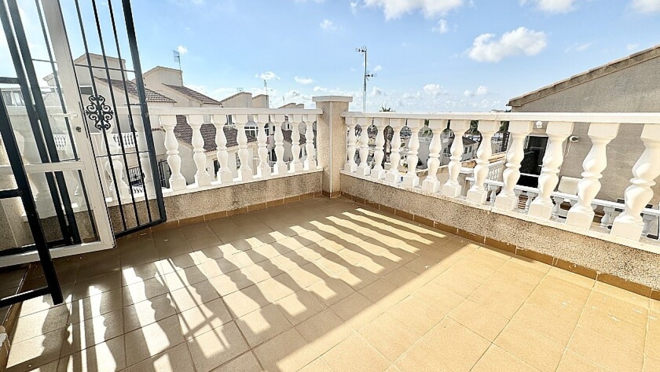 Resale - Semidetached villa - Orihuela Costa - Las Filipinas