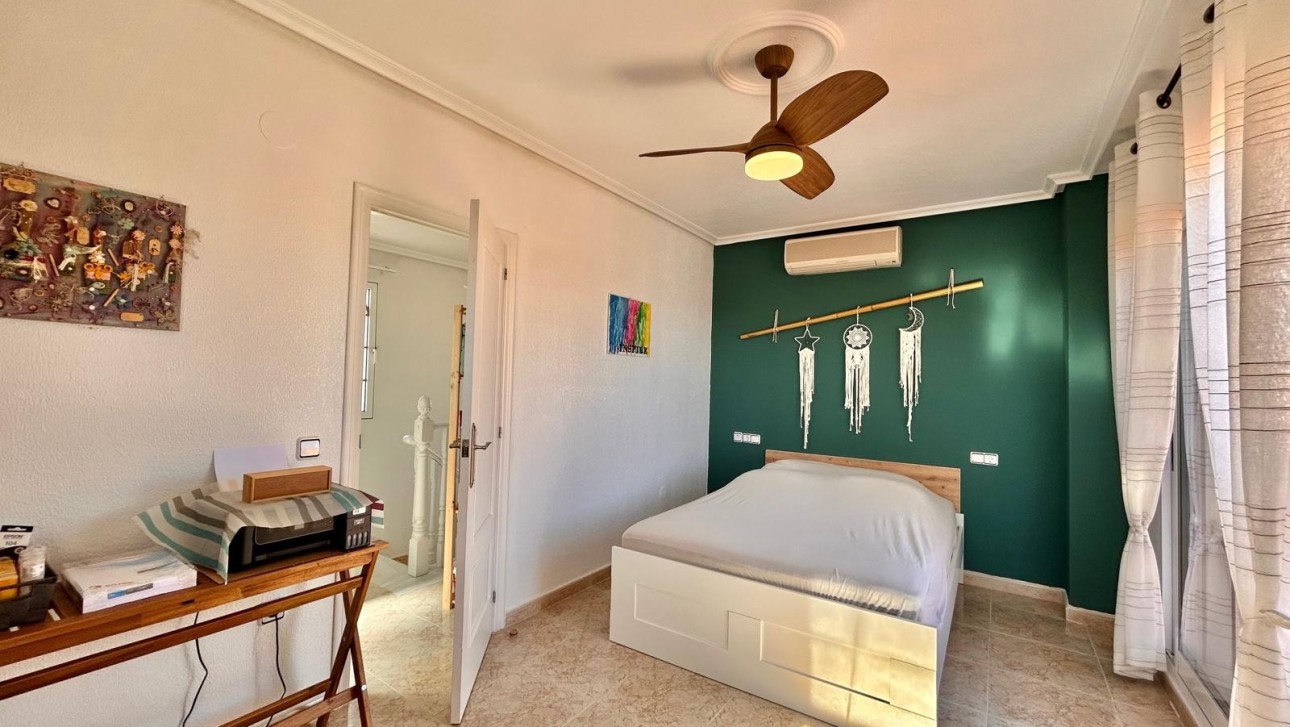 Resale - Villa - Orihuela Costa - Villamartin area