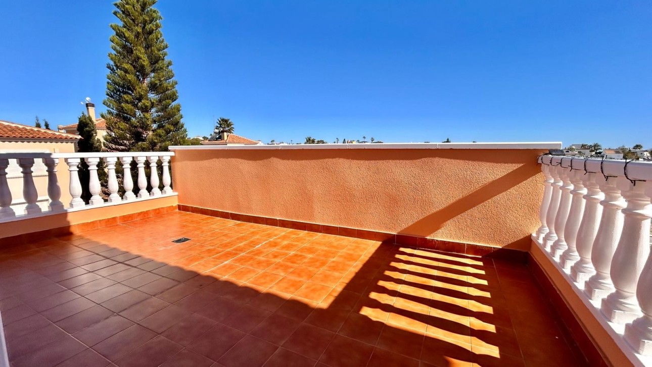 Resale - Villa - Orihuela Costa - Villamartin area