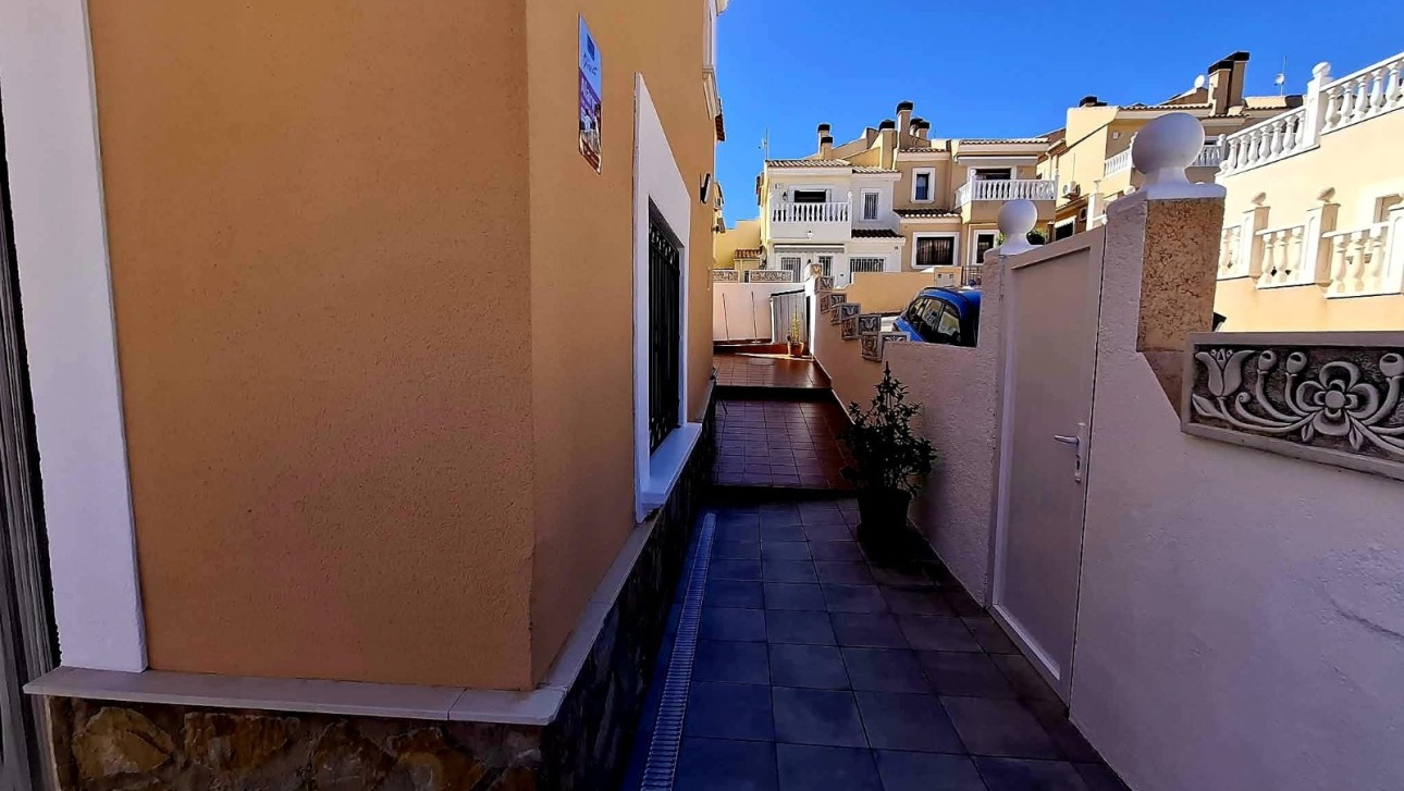 Resale - Villa - Orihuela Costa - Villamartin area