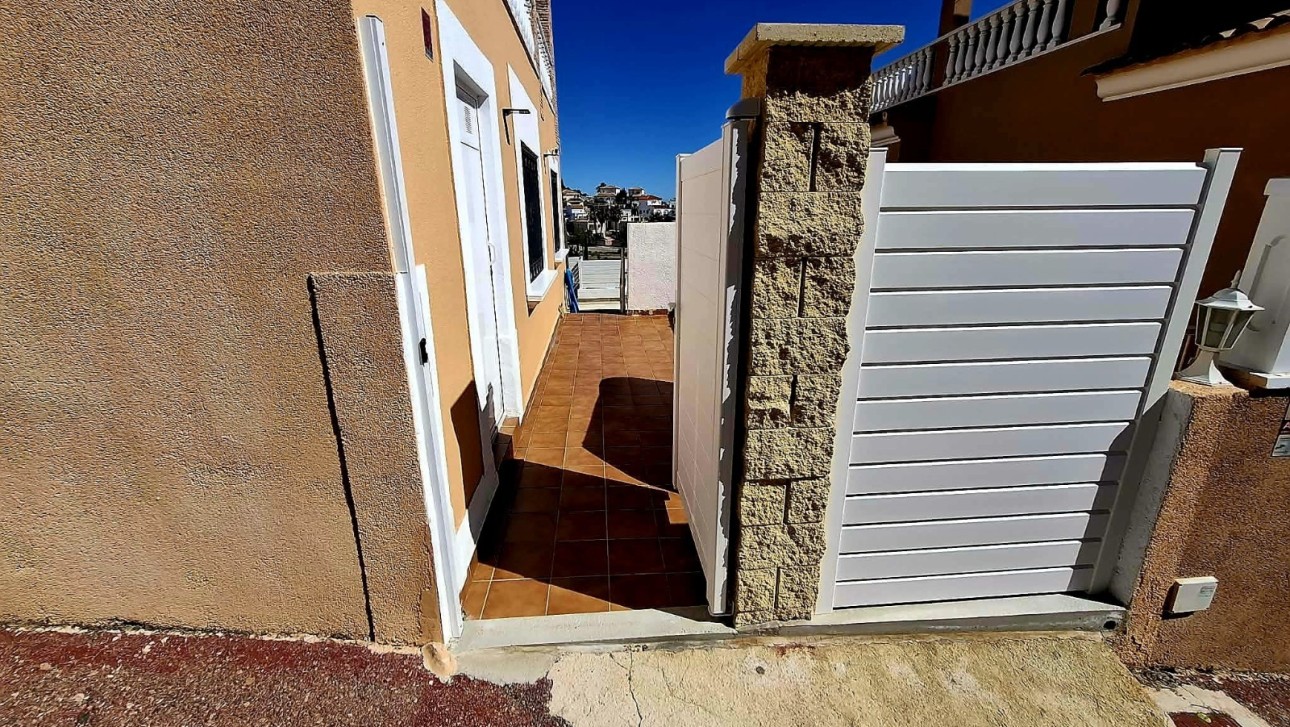 Resale - Villa - Orihuela Costa - Villamartin area