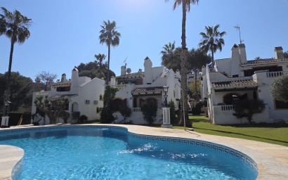 Resale - Villa - Villamartin