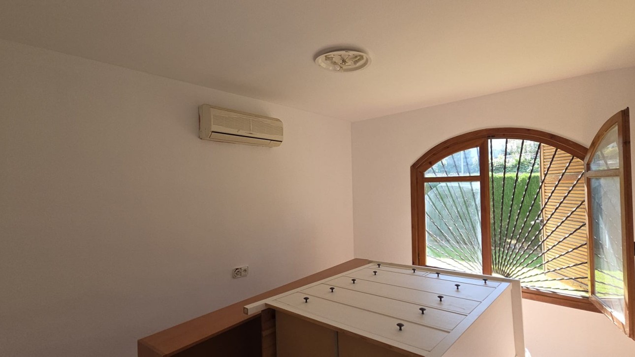 Resale - Villa - Villamartin