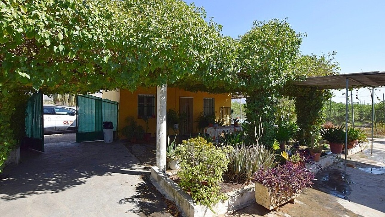Resale - Villa - Albatera