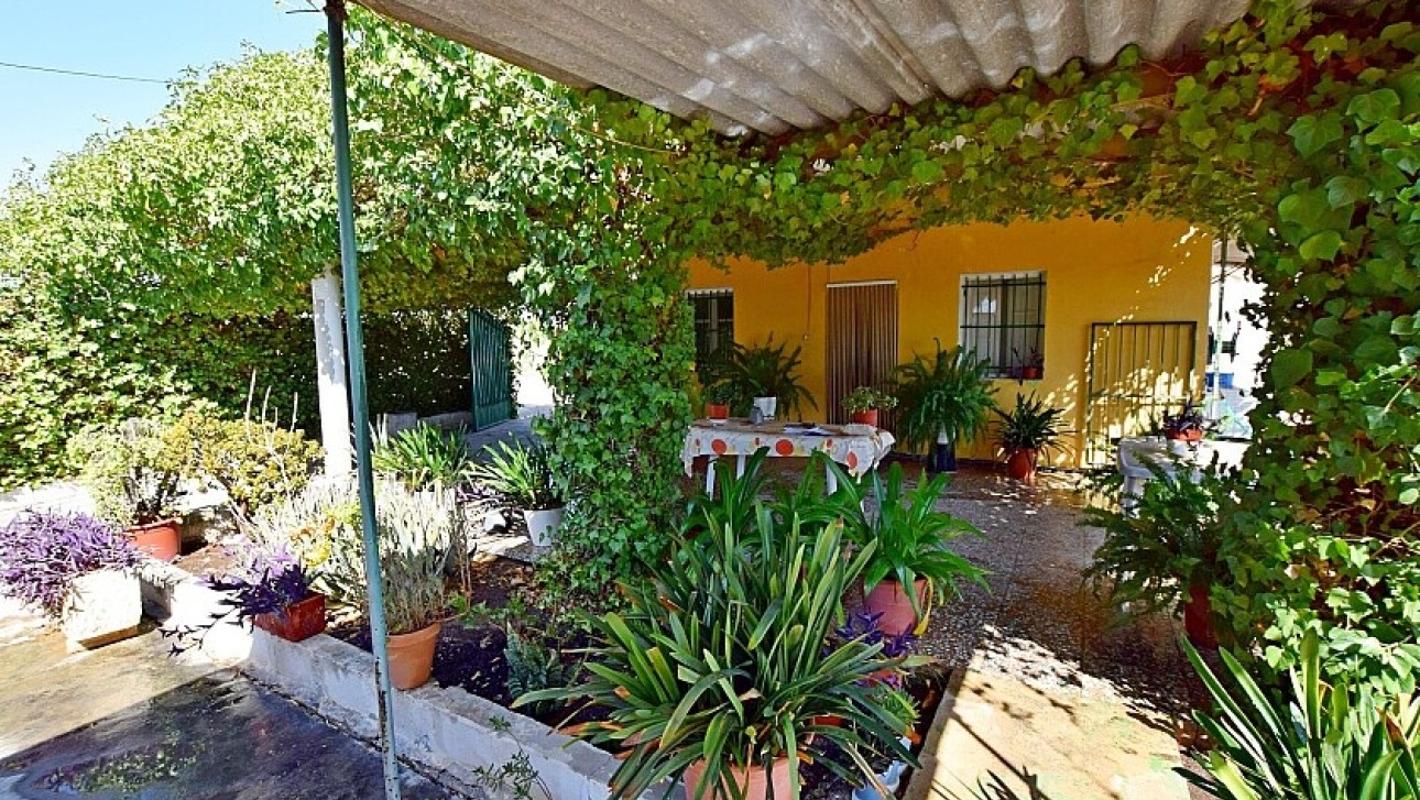 Resale - Villa - Albatera