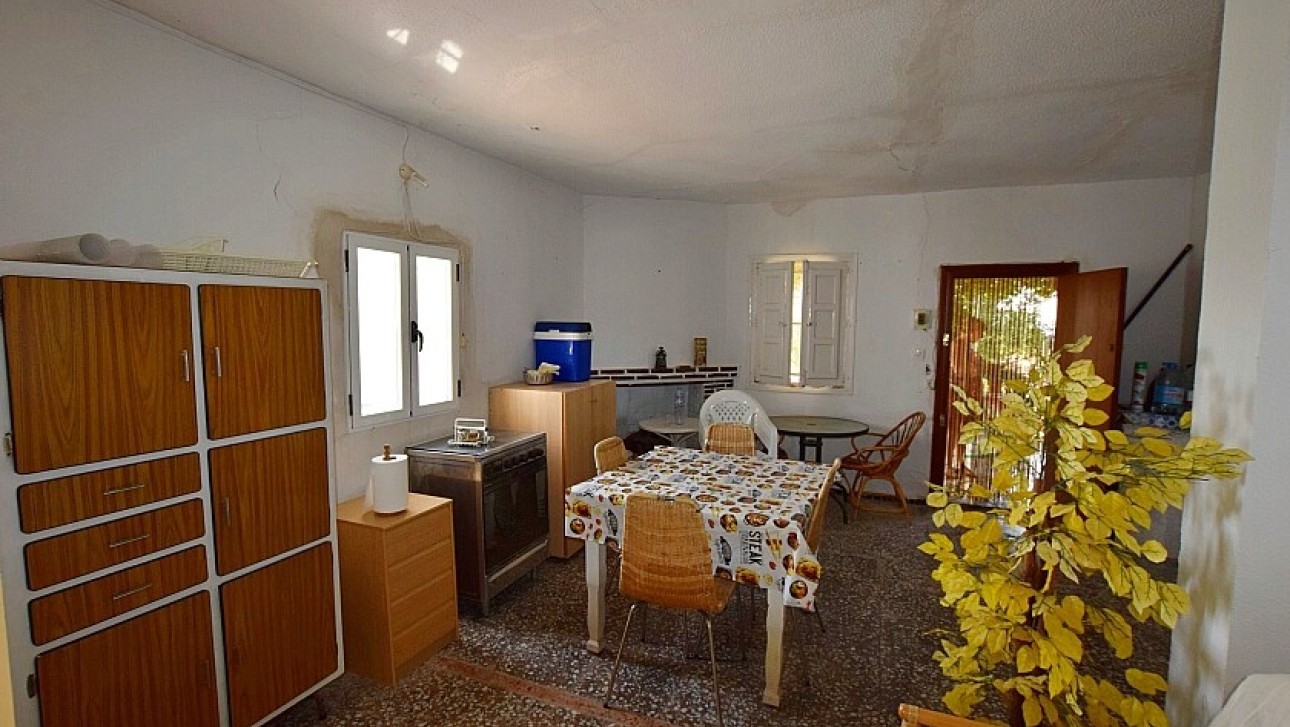Resale - Villa - Albatera