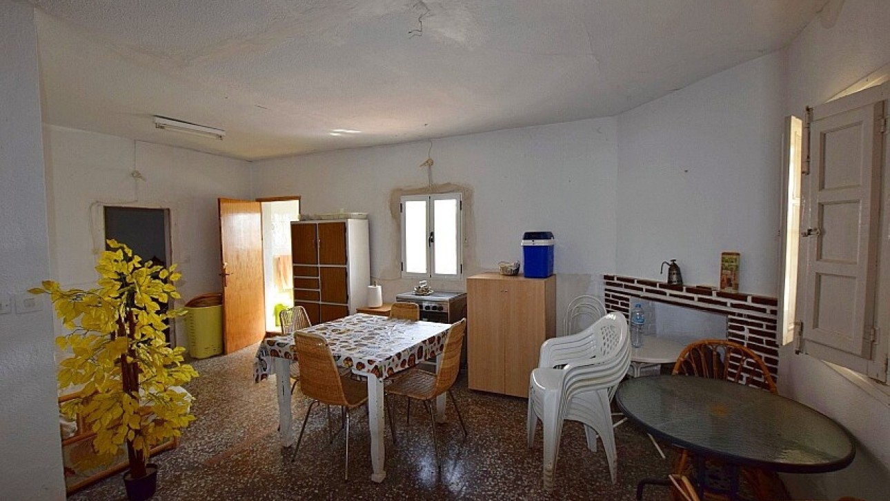 Resale - Villa - Albatera