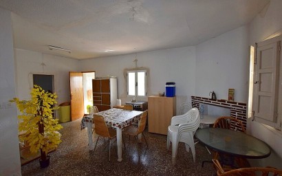 Resale - Villa - Albatera