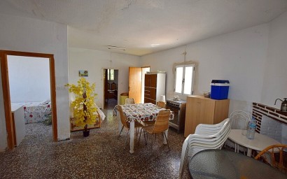 Resale - Villa - Albatera
