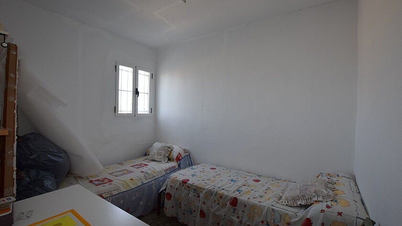 Resale - Villa - Albatera