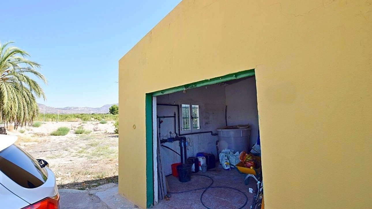 Resale - Villa - Albatera