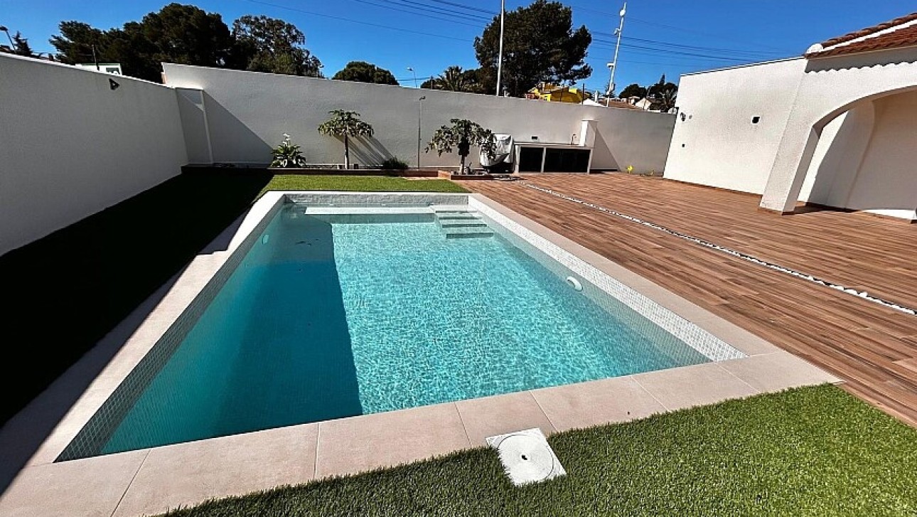 Resale - Luxury villa - Torrevieja - Los Balcones