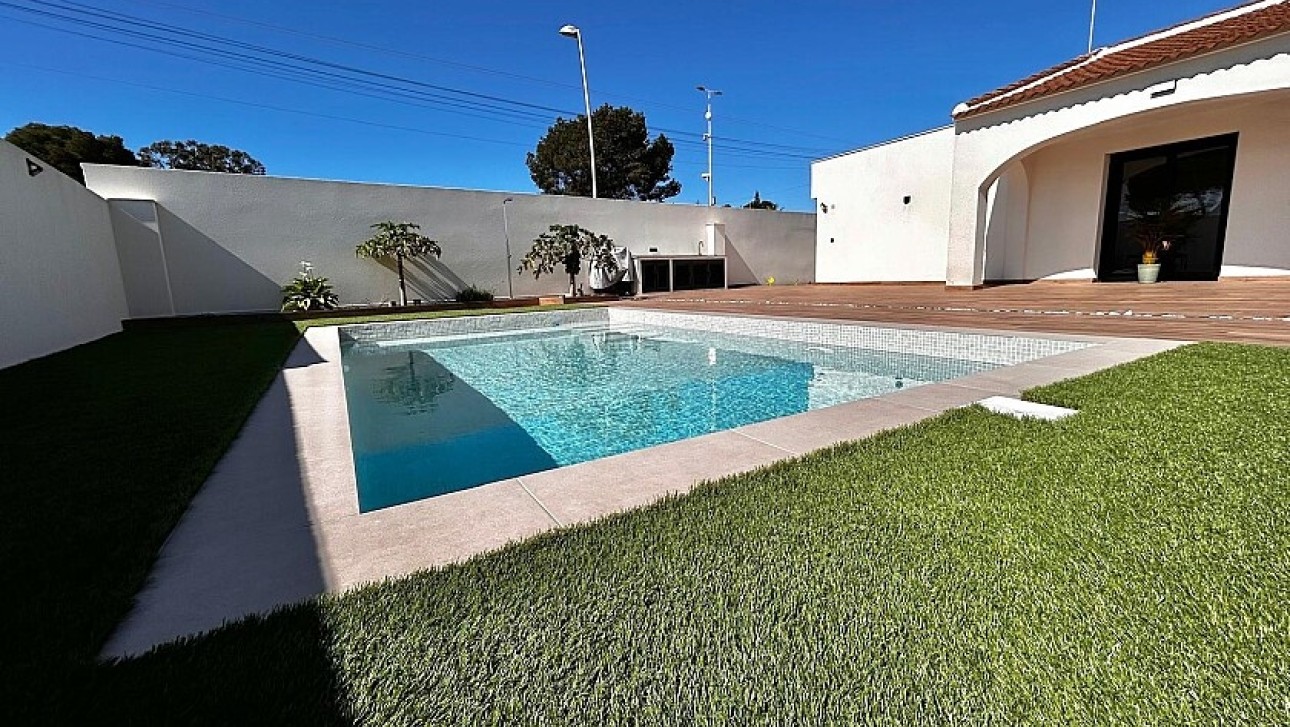 Resale - Luxury villa - Torrevieja - Los Balcones