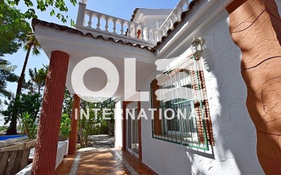 Перепродажа - Villa - Orihuela Costa - Orihuela
