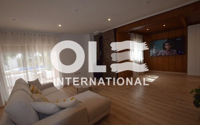 Перепродажа - Villa - Orihuela Costa - Orihuela