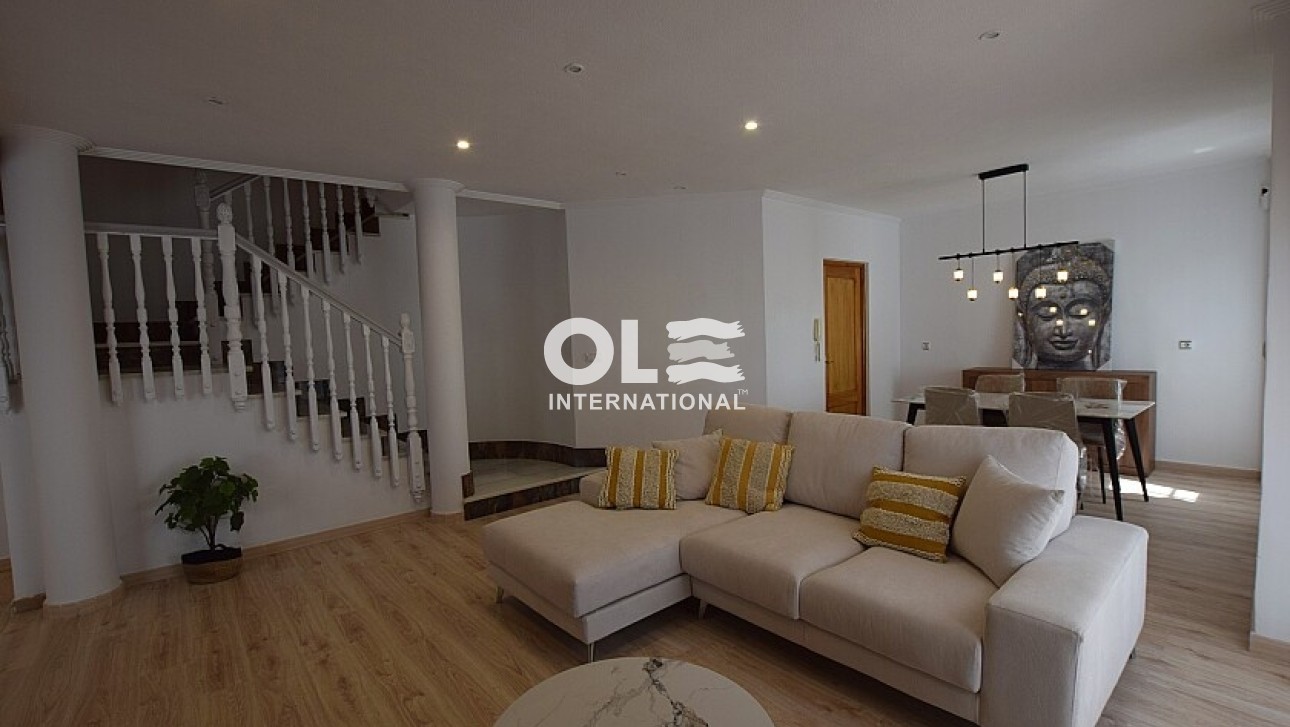 Перепродажа - Villa - Orihuela Costa - Orihuela