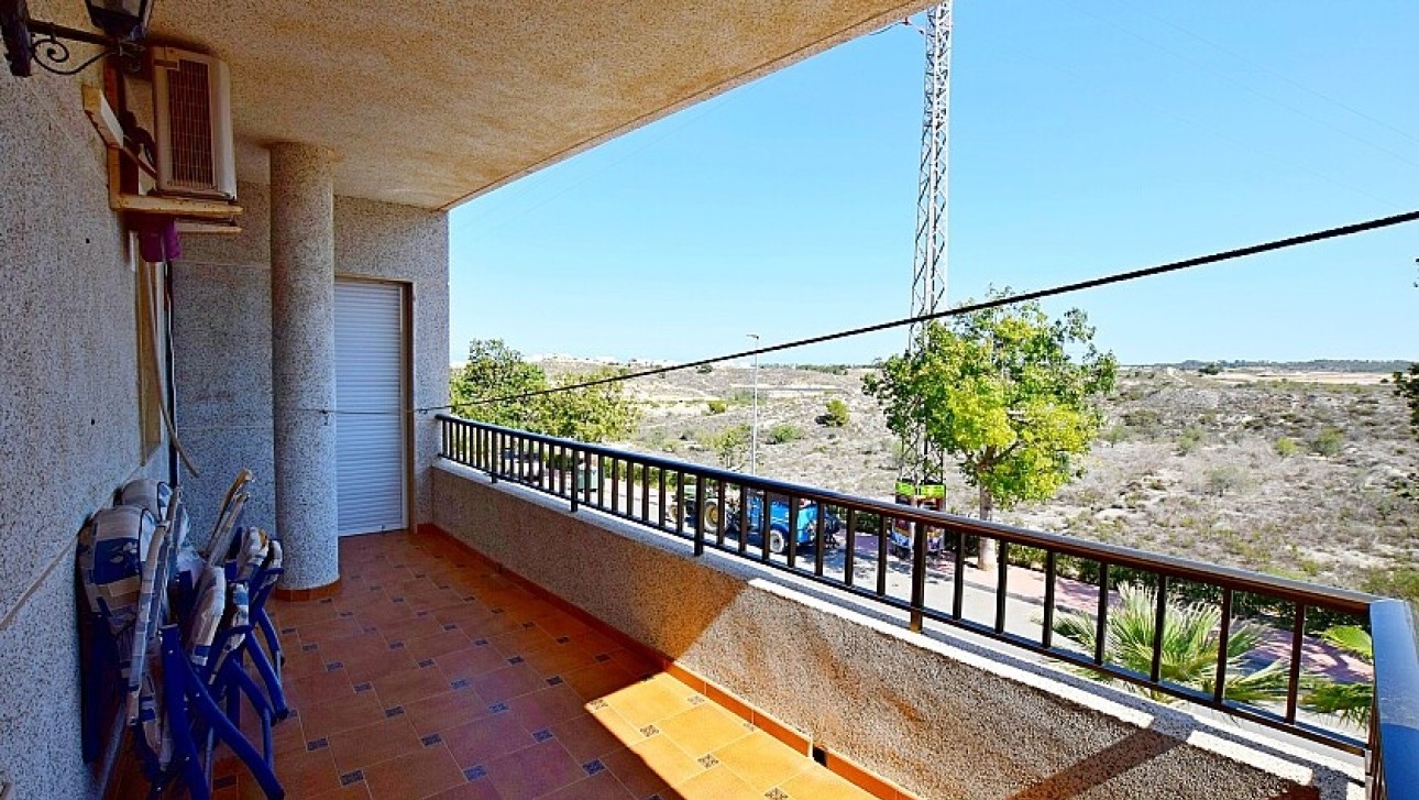 Resale - Semidetached villa - San Miguel de Salinas