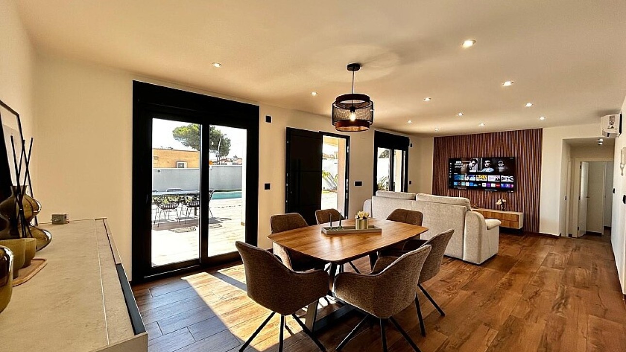 Resale - Luxury villa - Torrevieja - Los Balcones