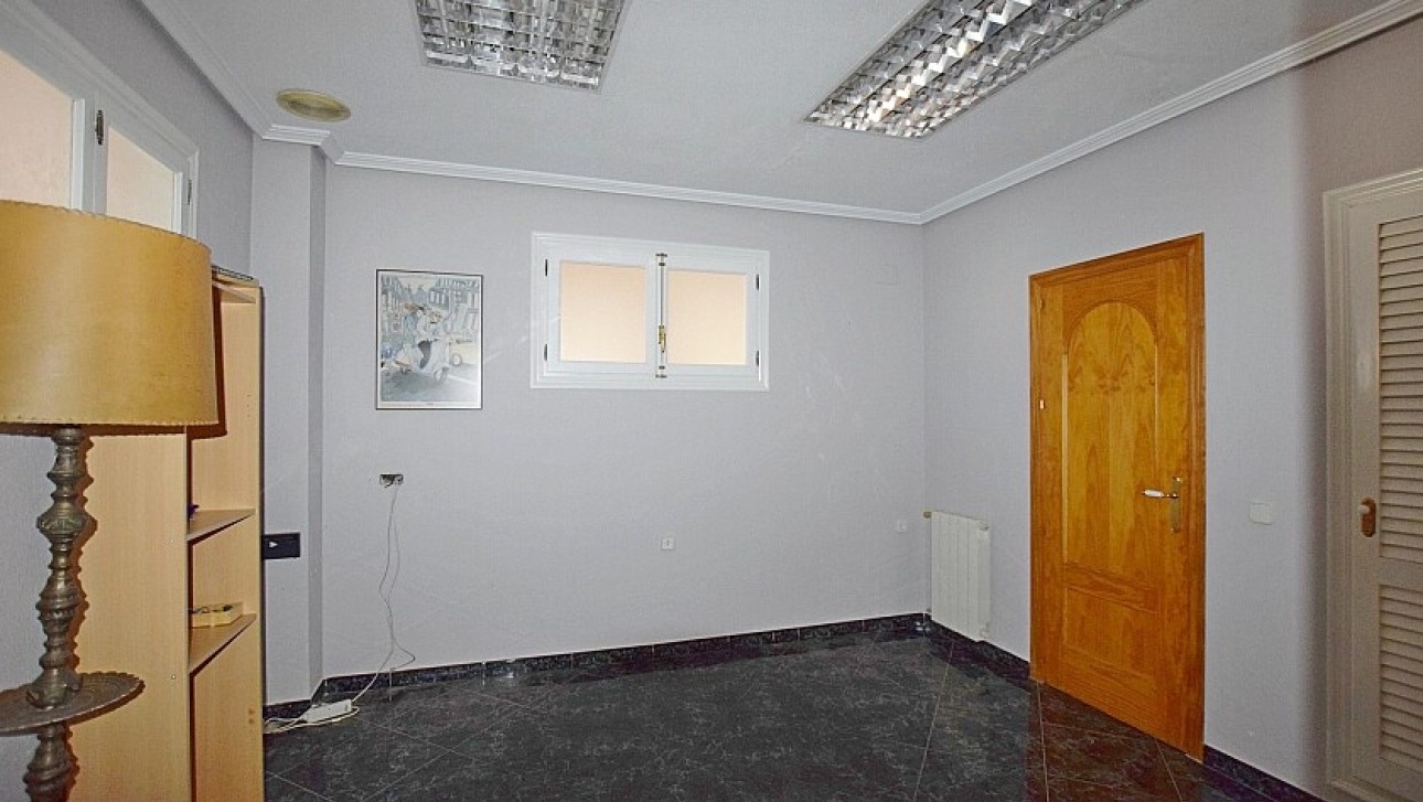 Resale - Semidetached villa - San Miguel de Salinas