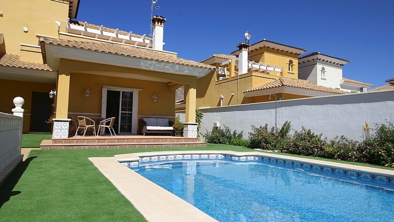 Resale - Villa - Orihuela Costa - La Zenia