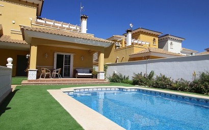 Resale - Villa - Orihuela Costa - La Zenia
