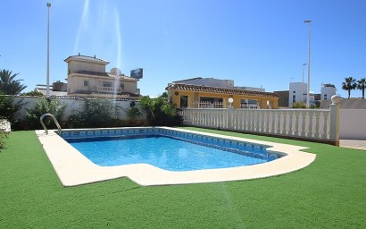 Resale - Villa - Orihuela Costa - La Zenia