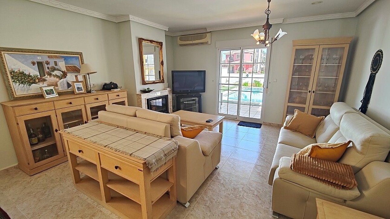 Resale - Villa - Orihuela Costa - La Zenia