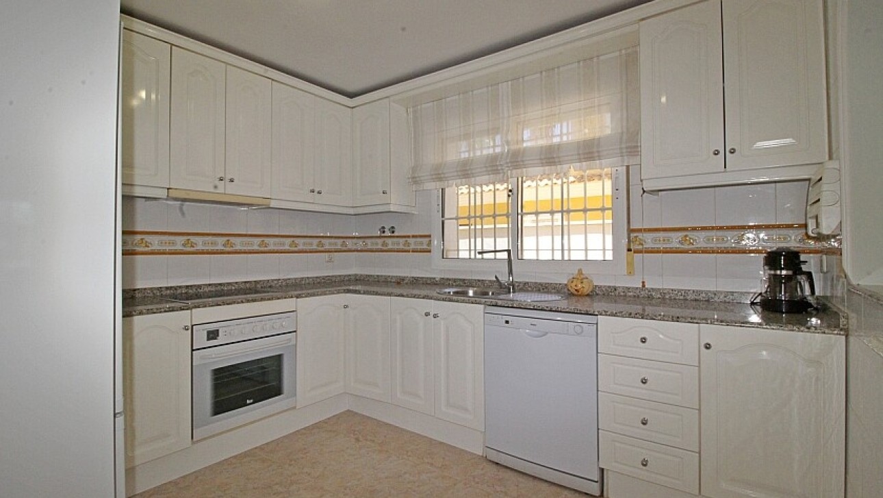 Resale - Villa - Orihuela Costa - La Zenia